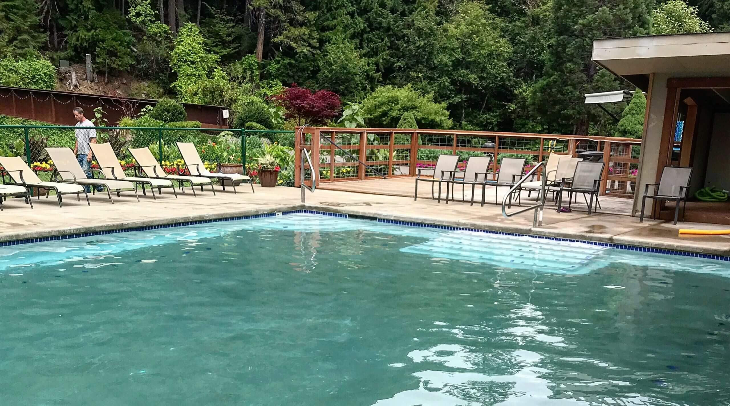 Belknap-Hot-Springs-pool-mckenzie-river Belknap-Hot-Springs-pool-mckenzie-river